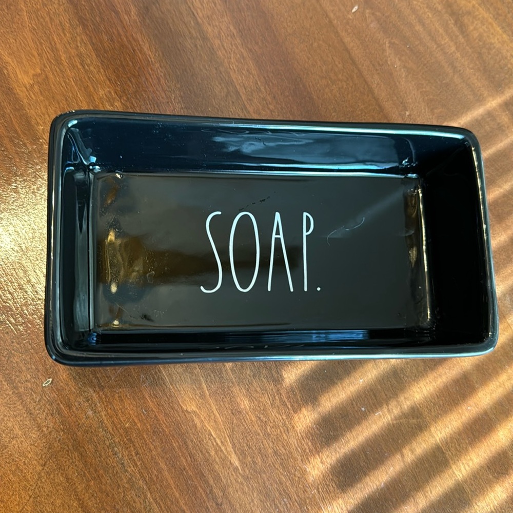 Black Rae Dunn soap dish